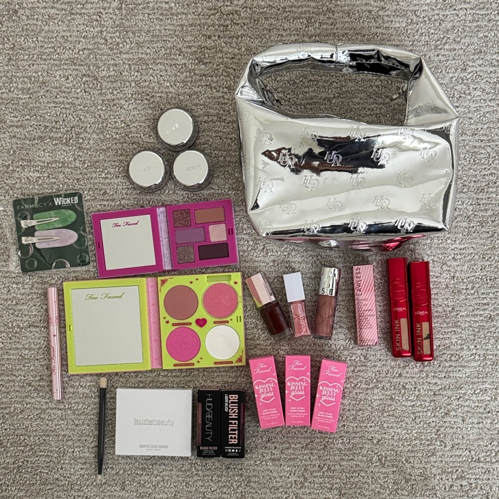 Makeup 💄 lot deal of the day 💥